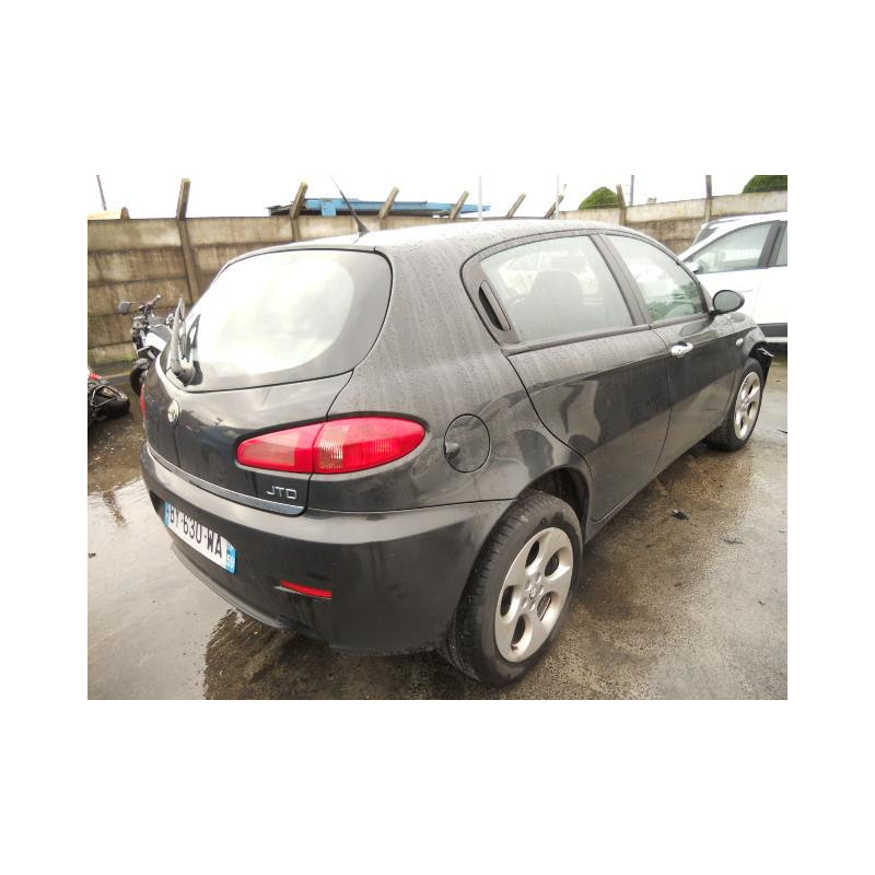 Malle/Hayon arriere ALFA ROMEO 147 Photo n°4