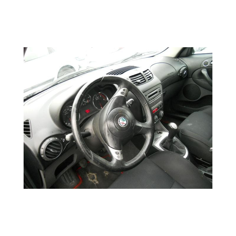 Malle/Hayon arriere ALFA ROMEO 147 Photo n°6