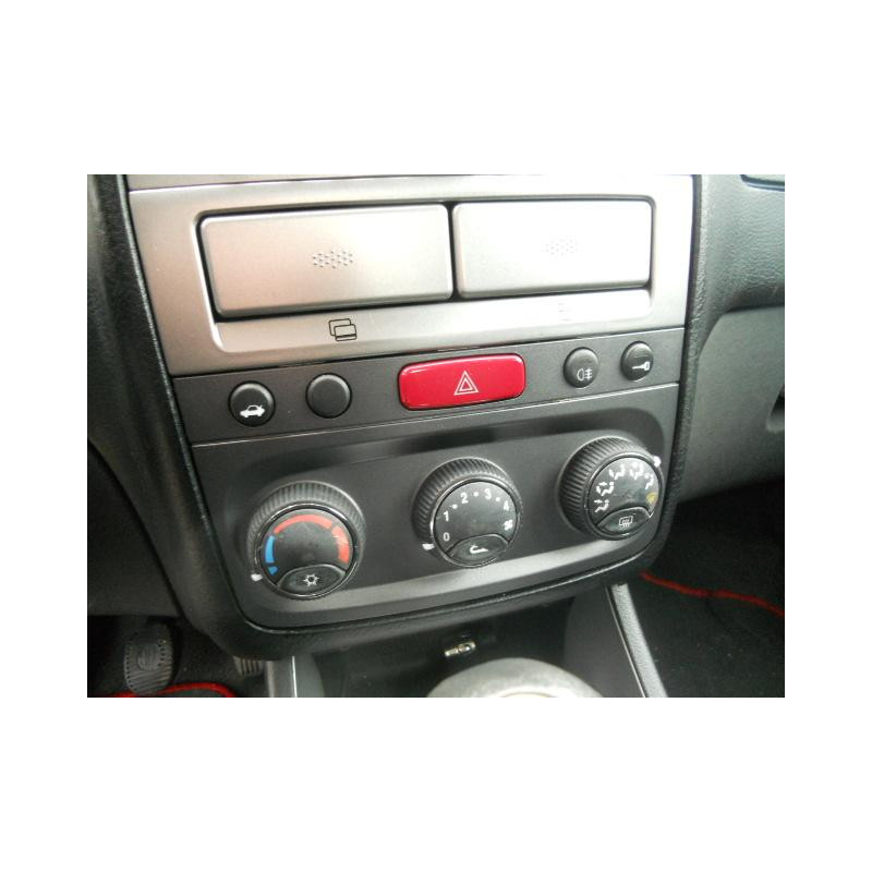 Malle/Hayon arriere ALFA ROMEO 147 Photo n°7