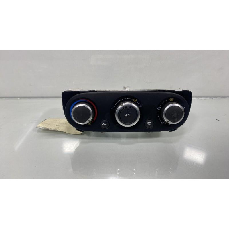 Commande chauffage RENAULT CLIO 4 Photo n°1