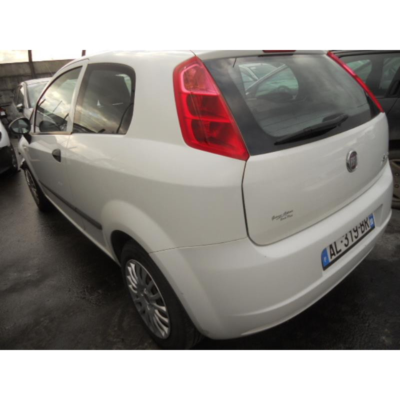 Porte avant droit FIAT GRANDE PUNTO Photo n°8