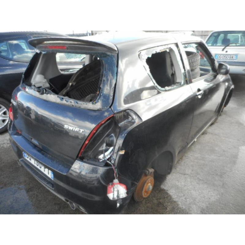 Feu arriere stop central SUZUKI SWIFT 3 Photo n°5
