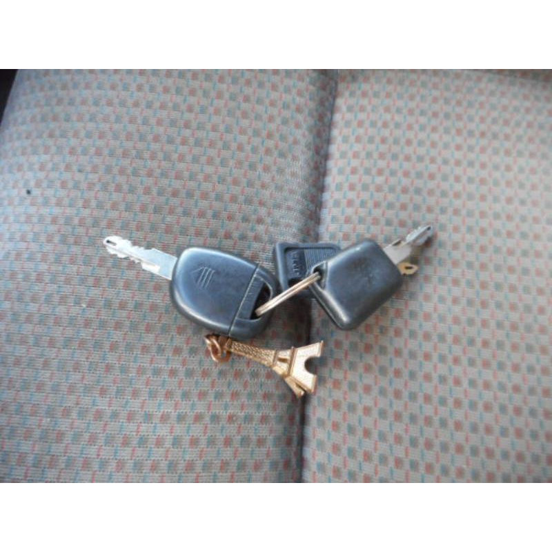 Poignee interieur arriere droit RENAULT CLIO 1 Photo n°11