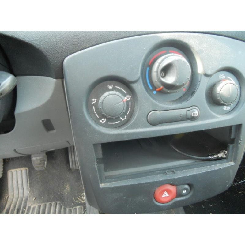 Bloc ABS (freins anti-blocage) RENAULT CLIO 3 Photo n°9