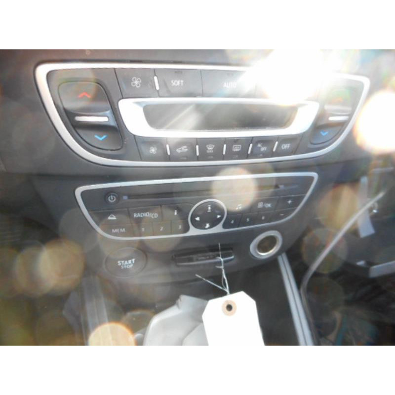 Pretensionneur de ceinture avant droit RENAULT MEGANE 3 Photo n°9