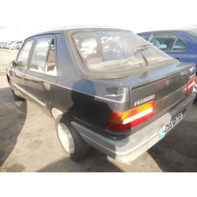 Porte avant droit PEUGEOT 309 Photo n°6