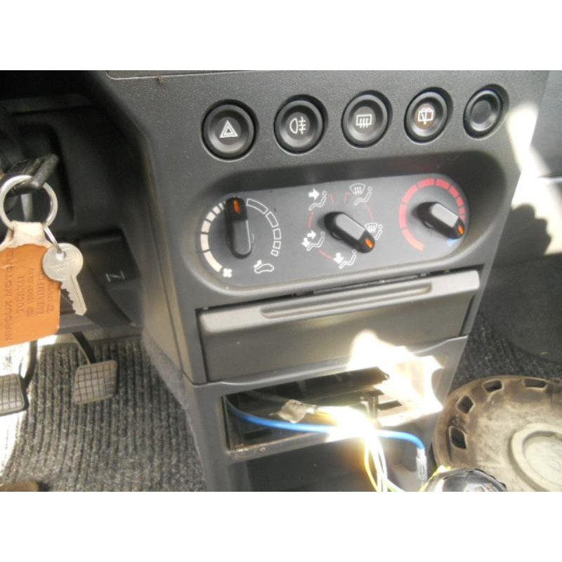 Porte avant droit PEUGEOT 309 Photo n°8