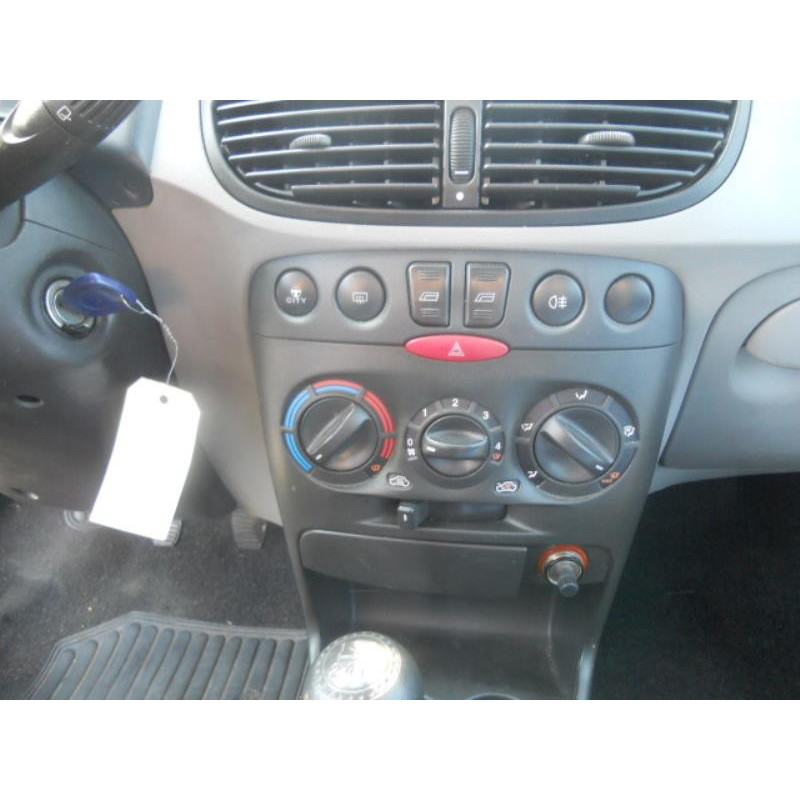 Retroviseur gauche FIAT PUNTO 2 Photo n°9
