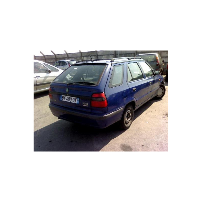 Pompe lave glace avant SKODA FELICIA Photo n°7