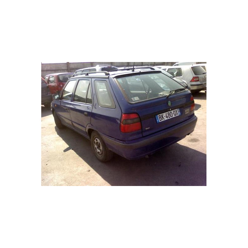 Pompe lave glace avant SKODA FELICIA Photo n°8