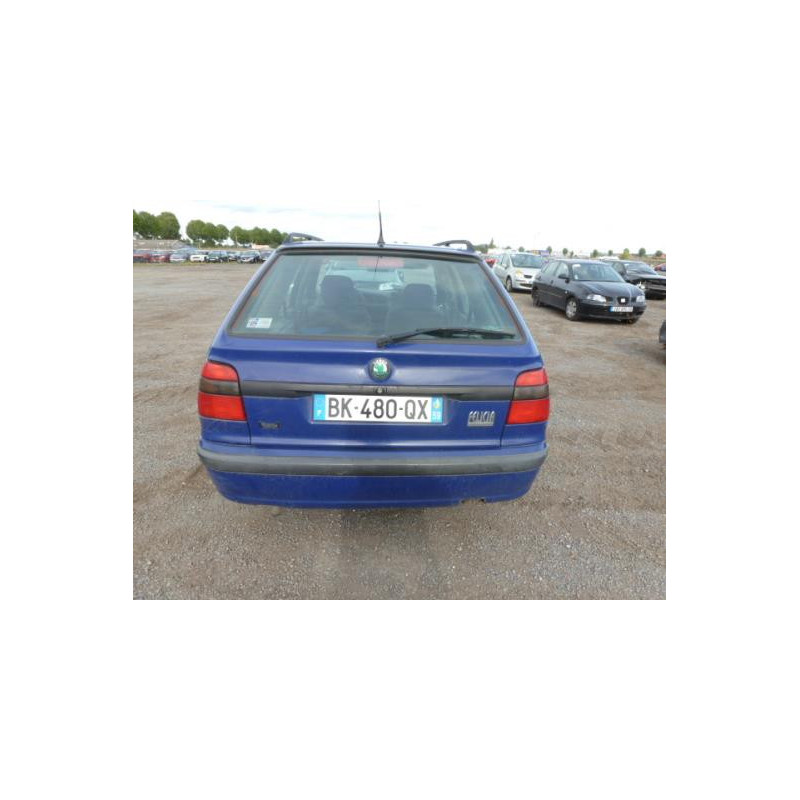Pompe lave glace avant SKODA FELICIA Photo n°13