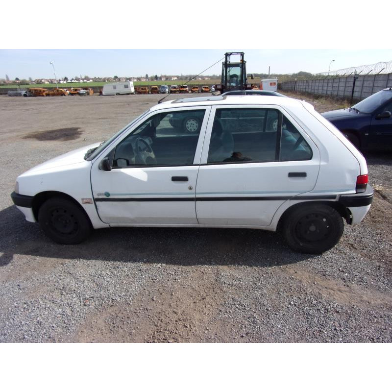 Bras essuie glace arriere PEUGEOT 106 Photo n°4