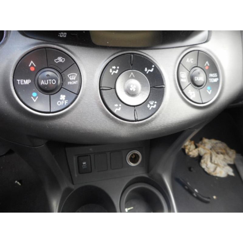 GPS TOYOTA RAV4 3 Photo n°9