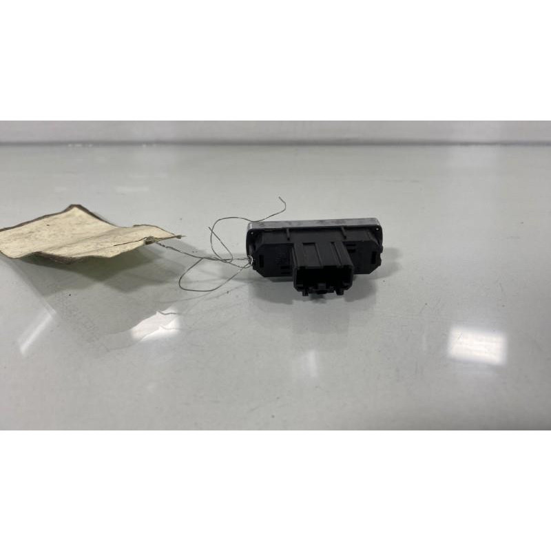 Bouton de warning FORD MONDEO 3 Photo n°3