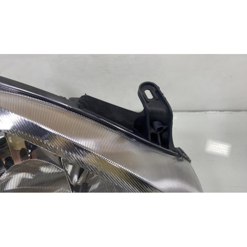 Optique avant principal droit (feux)(phare) OPEL CORSA C Photo n°3