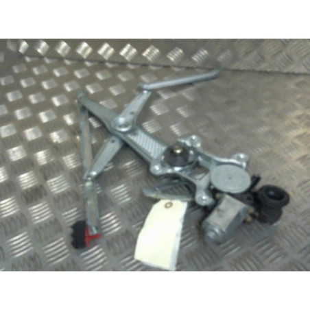 Leve vitre electrique avant droit TOYOTA YARIS 1 Photo n°1
