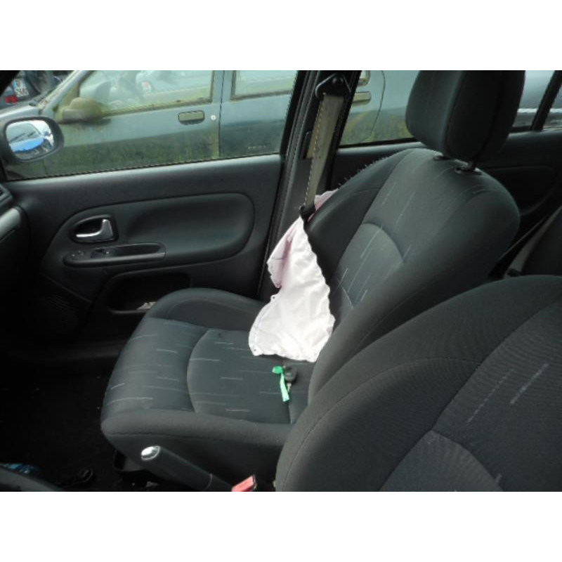 Ceinture arriere gauche RENAULT CLIO 2 Photo n°8