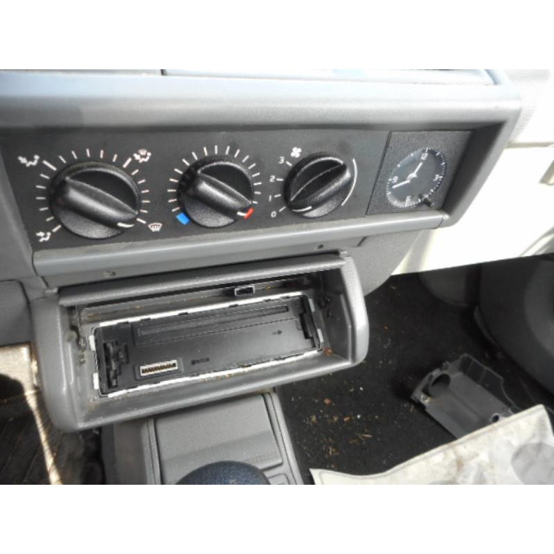 Feu arriere stop central RENAULT CLIO 1 Photo n°10
