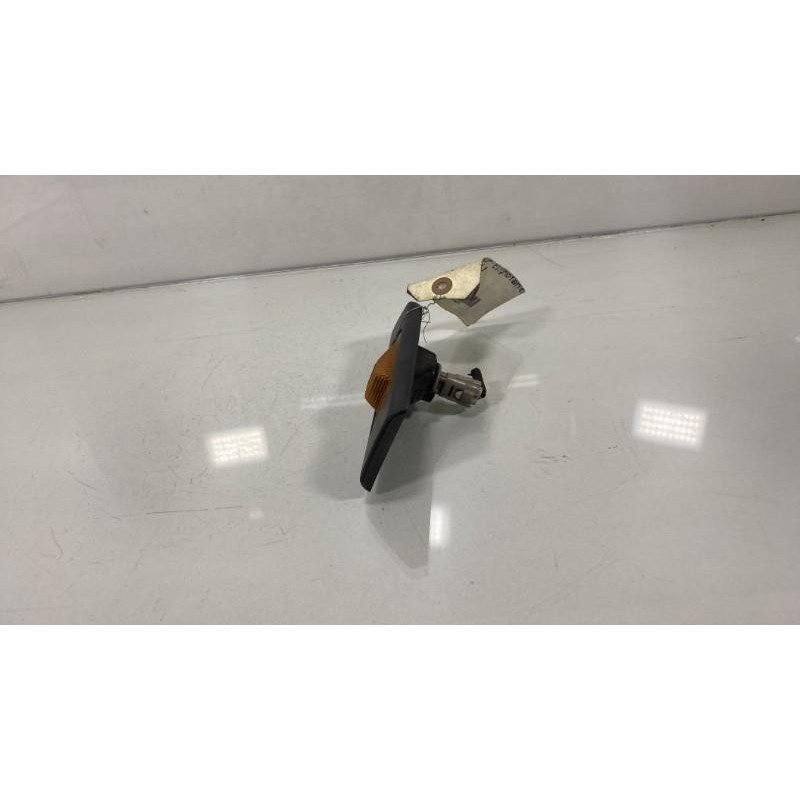 Repetiteur clignotant avant droit  (Feux) MAZDA 323 4 Photo n°2