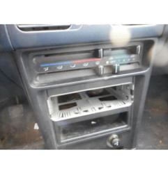 Support de phare droit (tôle) MAZDA 323 4