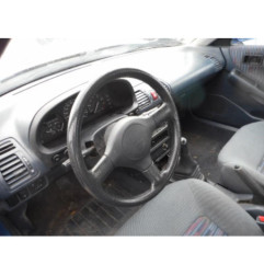 Support de phare gauche (tôle) MAZDA 323 4