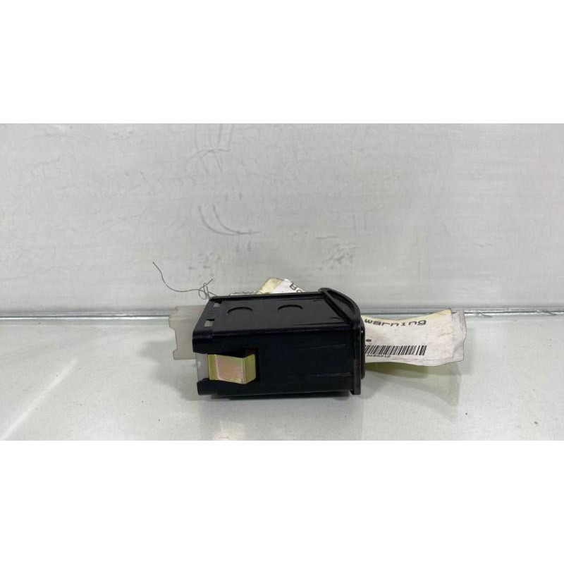 Bouton de warning MAZDA 323 4 Photo n°2