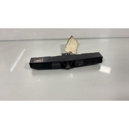 Bouton de warning OPEL ASTRA H Photo n°1