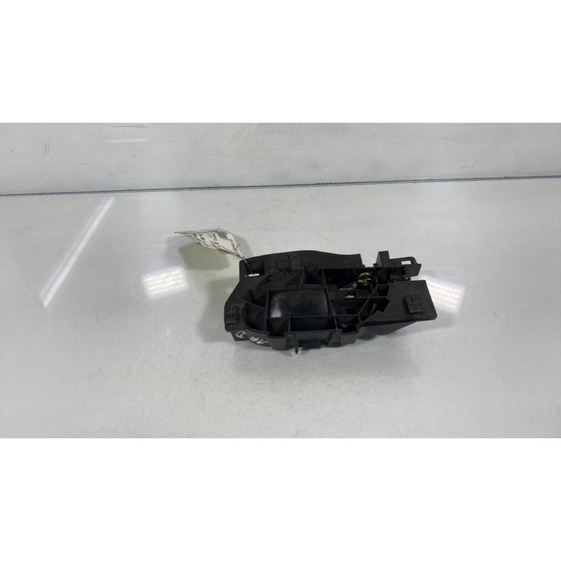 Poignee interieur arriere droit PEUGEOT 208 1 Photo n°2