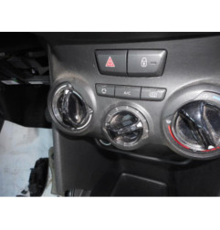 Poignee interieur arriere gauche PEUGEOT 208 1