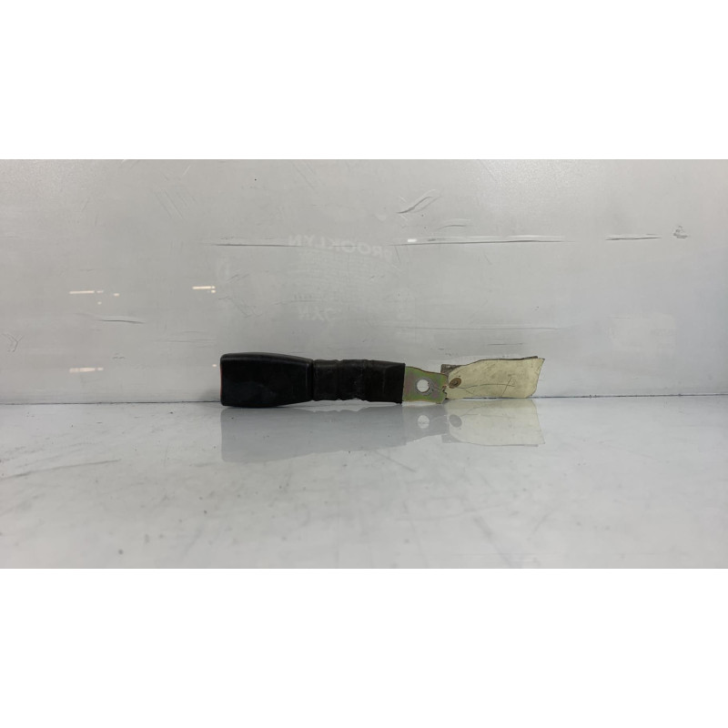 Attache ceinture avant droit HYUNDAI GETZ Photo n°2