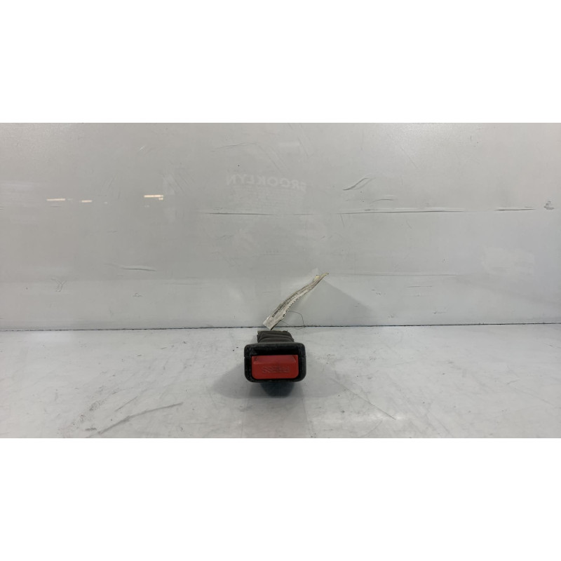 Attache ceinture avant droit HYUNDAI GETZ Photo n°3
