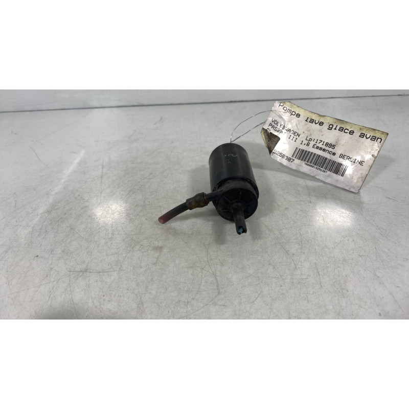 Pompe lave glace avant VOLKSWAGEN PASSAT 3 Photo n°2