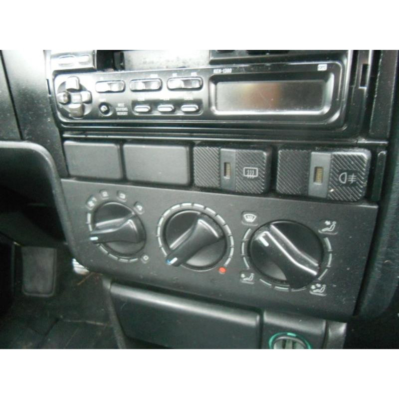 Pompe lave glace avant VOLKSWAGEN PASSAT 3 Photo n°9