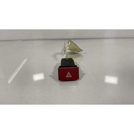 Bouton de warning HYUNDAI GETZ Photo n°1