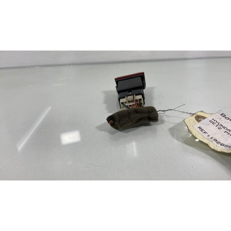 Bouton de warning HYUNDAI GETZ Photo n°3