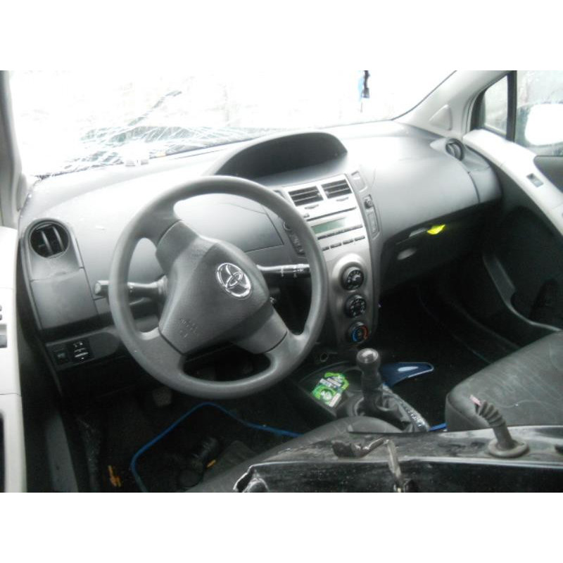Poignee porte avant droit TOYOTA YARIS 2 Photo n°8