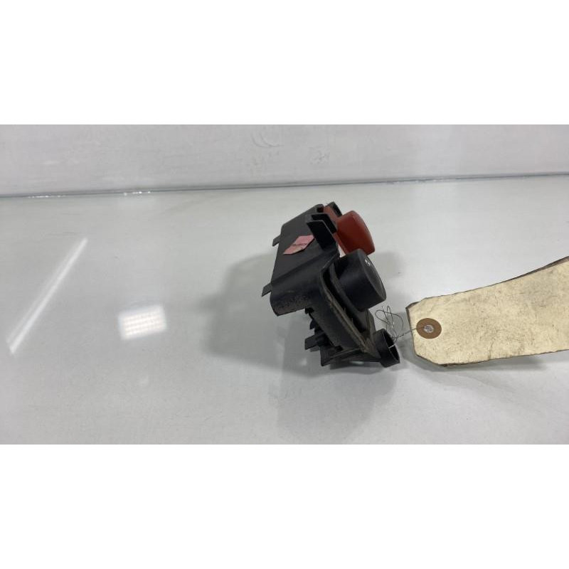 Bouton de warning RENAULT SCENIC 2 Photo n°3