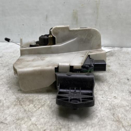 Serrure avant gauche VOLKSWAGEN PASSAT 4