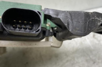 Serrure avant gauche VOLKSWAGEN PASSAT 4