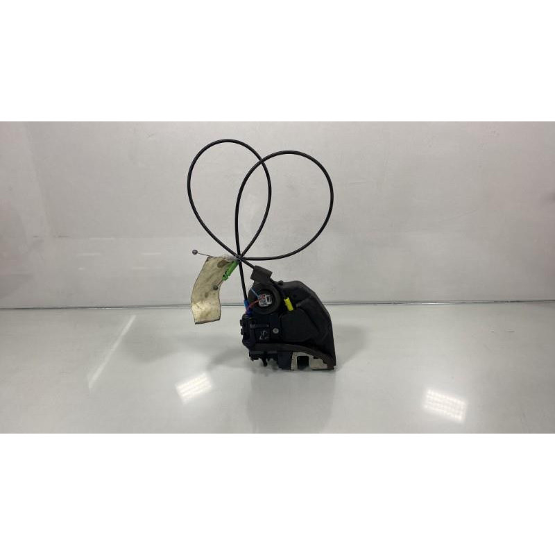Serrure arriere droit TOYOTA AURIS 1 Photo n°2