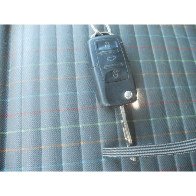 Bouton de warning VOLKSWAGEN POLO 4 Photo n°11
