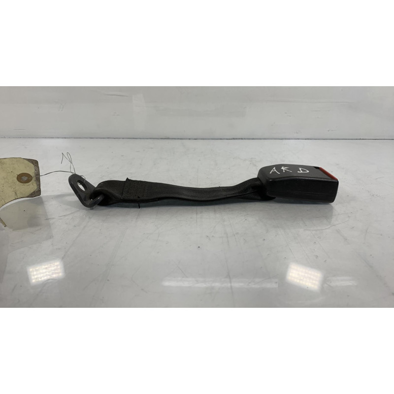 Attache ceinture arriere droit PEUGEOT 306 Photo n°2