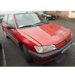 Attache ceinture arriere droit PEUGEOT 306