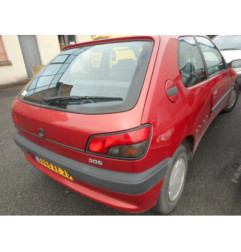 Attache ceinture arriere droit PEUGEOT 306