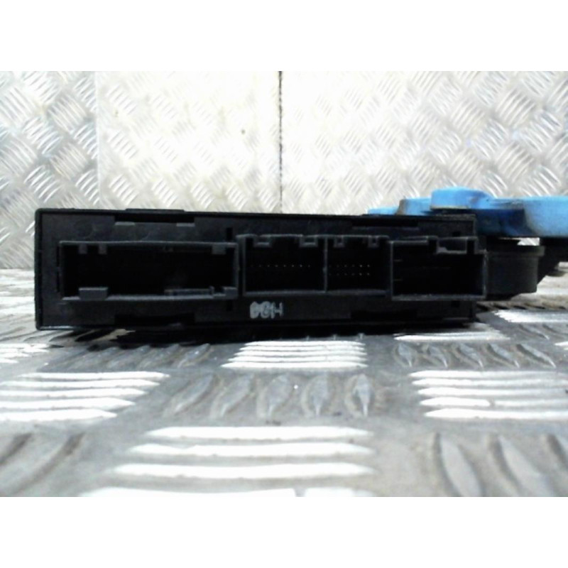 Leve vitre electrique arriere droit AUDI A4 2 Photo n°2