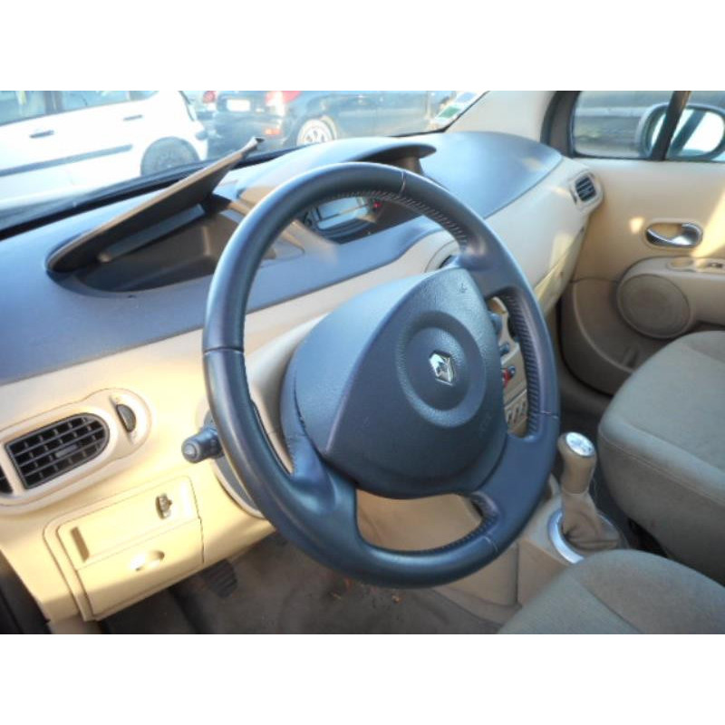 Trappe d'essence RENAULT MODUS Photo n°8