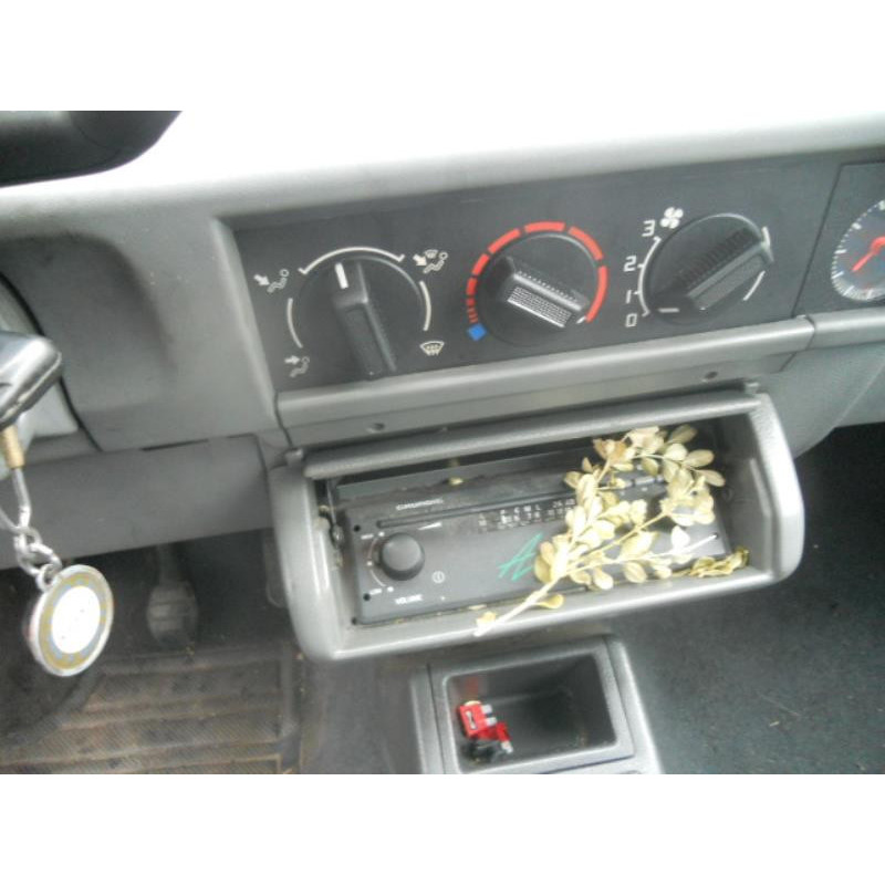 Poignee interieur arriere gauche RENAULT CLIO 1 Photo n°7