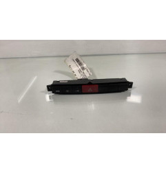 Bouton de warning FIAT GRANDE PUNTO Photo n°1