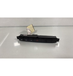 Bouton de warning FIAT GRANDE PUNTO Photo n°1