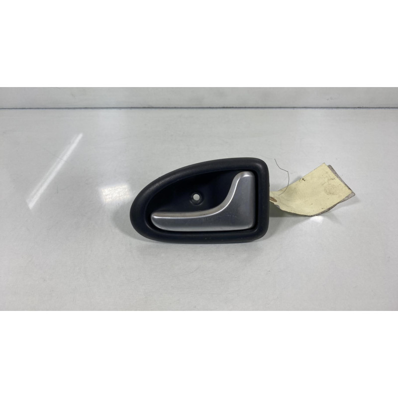 Poignee interieur avant droit RENAULT CLIO 2 Photo n°1